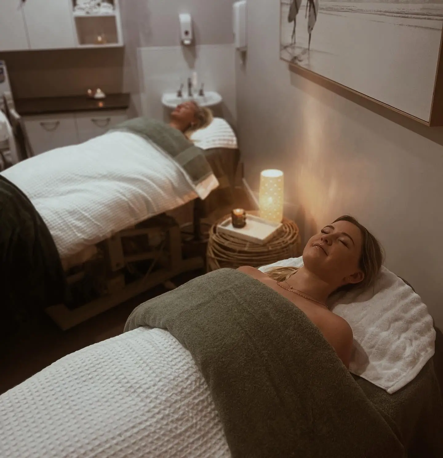 aGlo Salon & Skin Clinic
